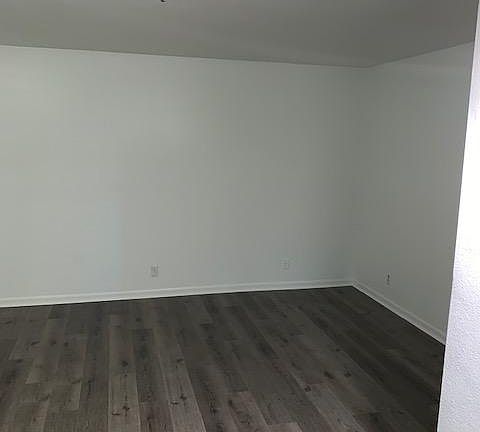 New wood laminate flooring