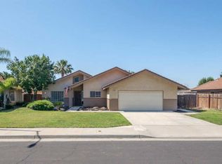 2474 Vartikian Ave, Clovis, CA 93611