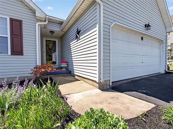 3rd image of 145 Vista Dr
