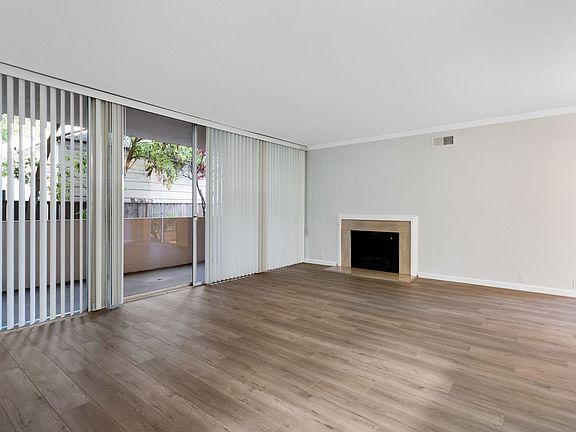 2nd image of 211 Elm St APT 202