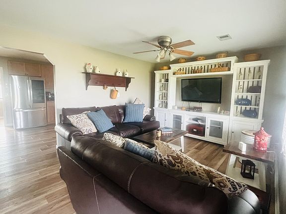 4th image of 2184 Todd Ln