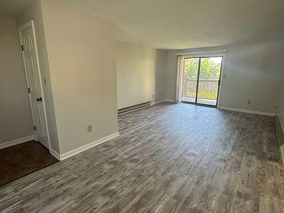 3rd image of 519 Schaffer Ave APT 6