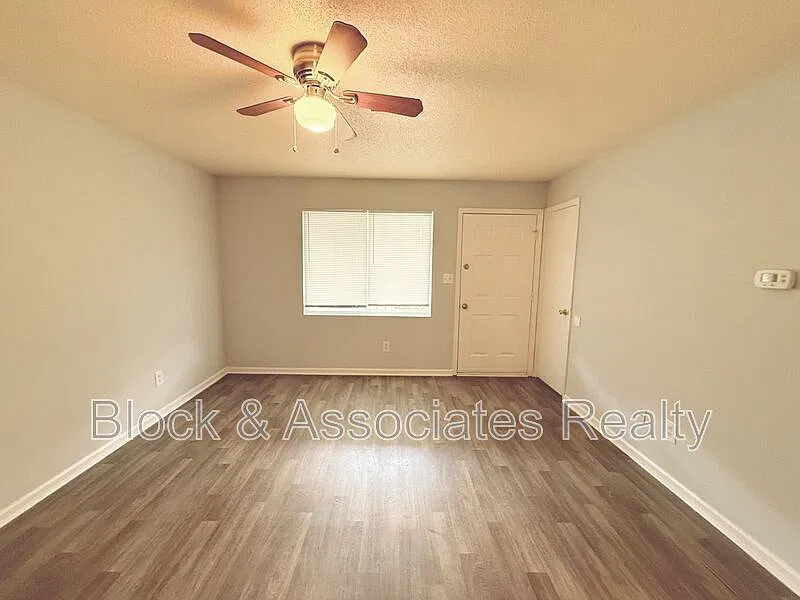 2 bed, 2.0 bath, $870 — Photo 4