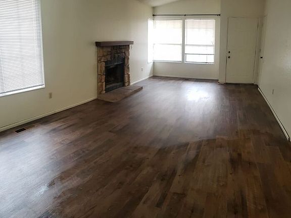 4th image of 1698 Bluehaven Dr