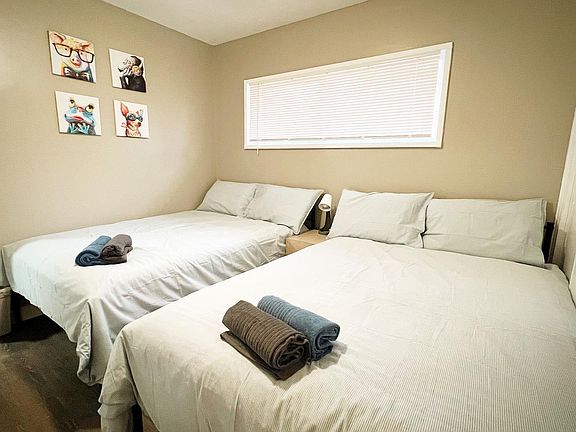4th image of 5313 Brantford Ave