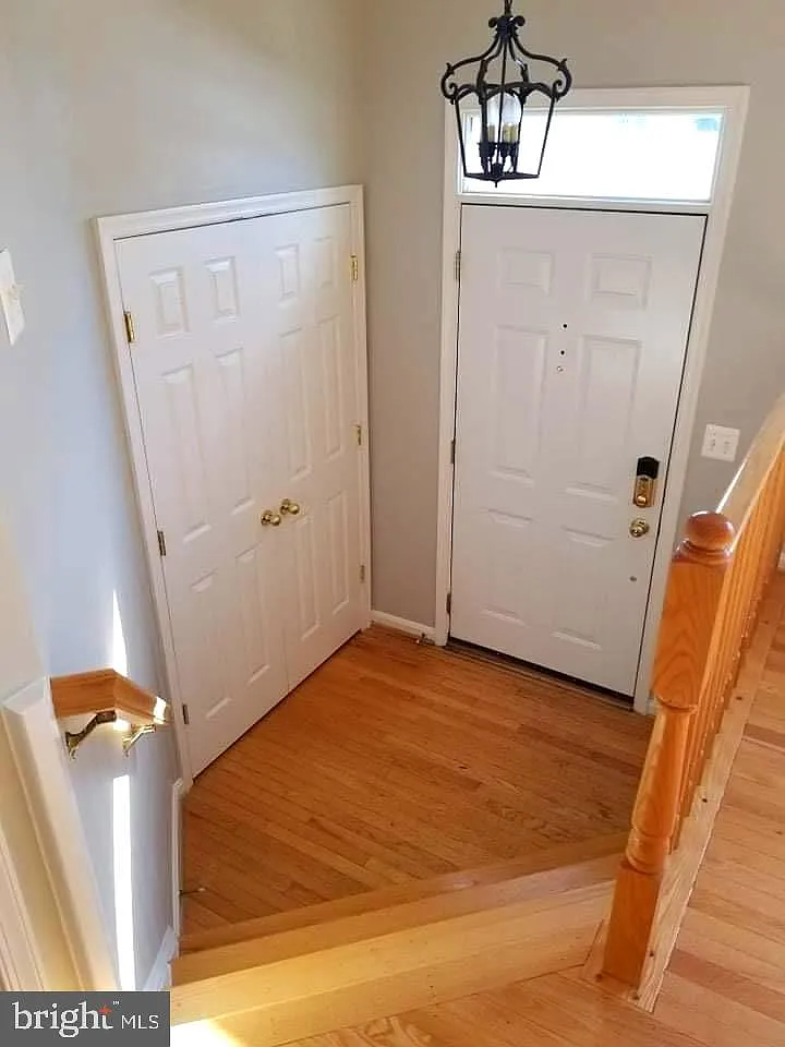 3 bed, 2.5 bath, 2168 sqft, $2,950 — Photo 2