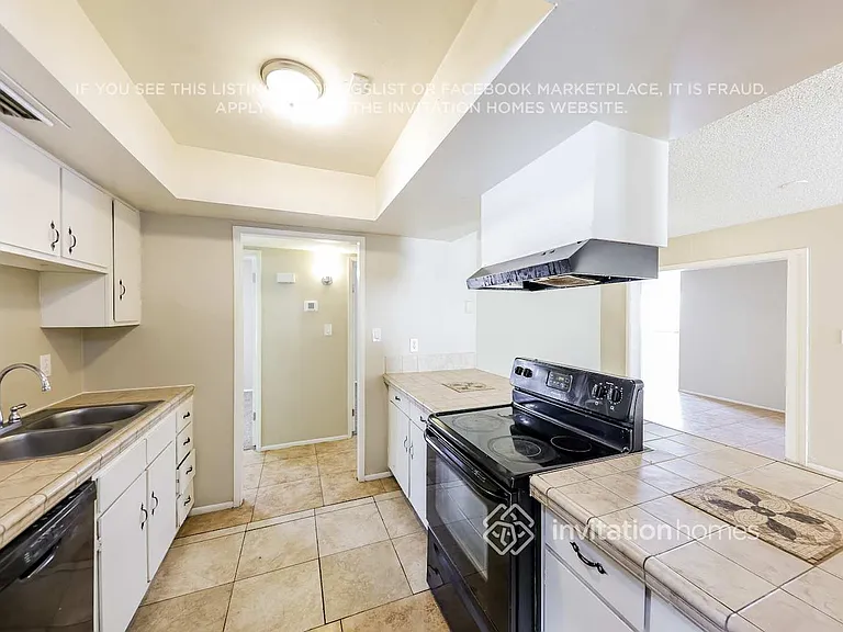 6938 W Haven Ave — Photo 7