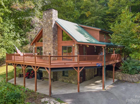 148 Springhill St, Hot Springs, NC 28743