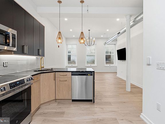 2nd image of 1232 Chancellor St #2B