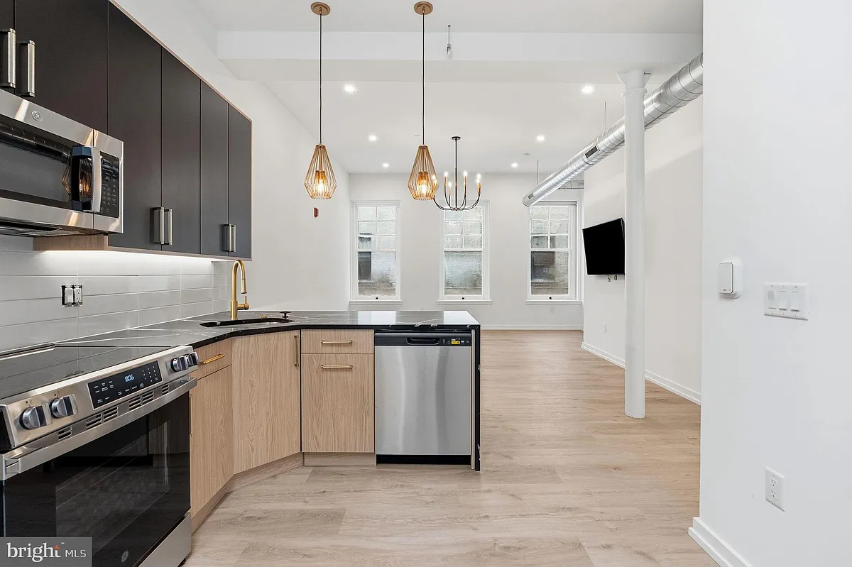 Building Photo - 203 S 13th St #4B