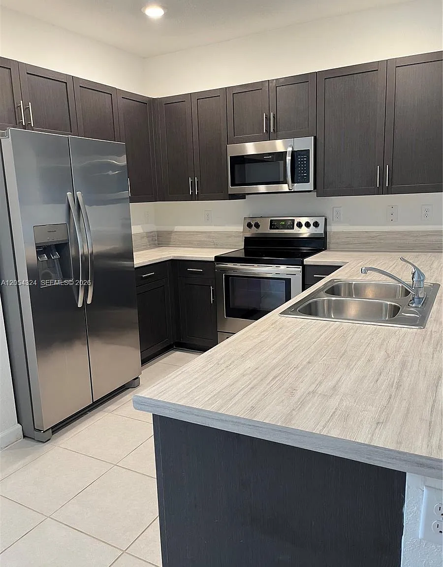 Enclave South Phase 2 — Photo 2
