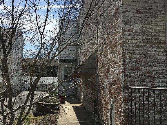 Side View Walkway to Kitchen