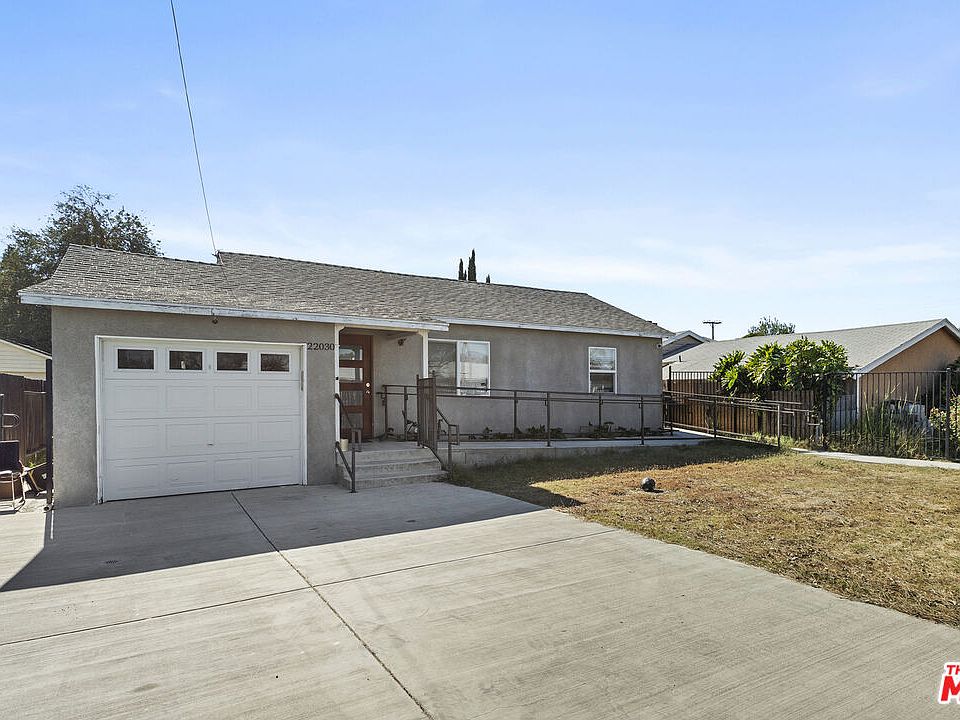 1st image of 22030 Saticoy St