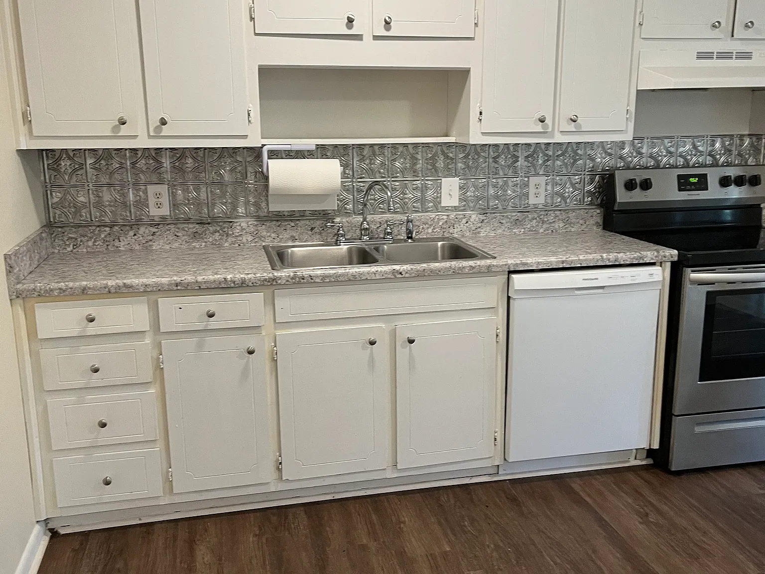 Town Creek Apartments — Photo 2