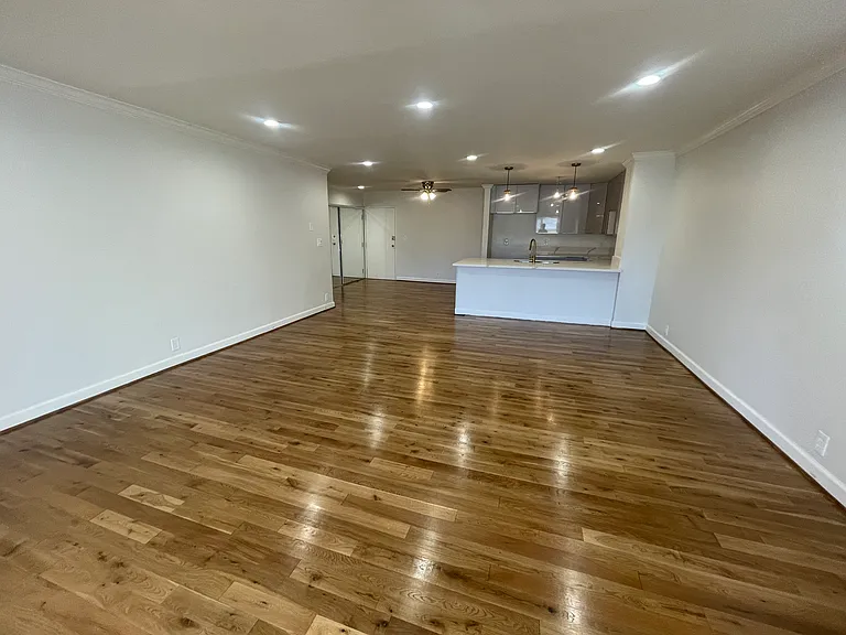 833 S Bedford St #202 — Photo 14