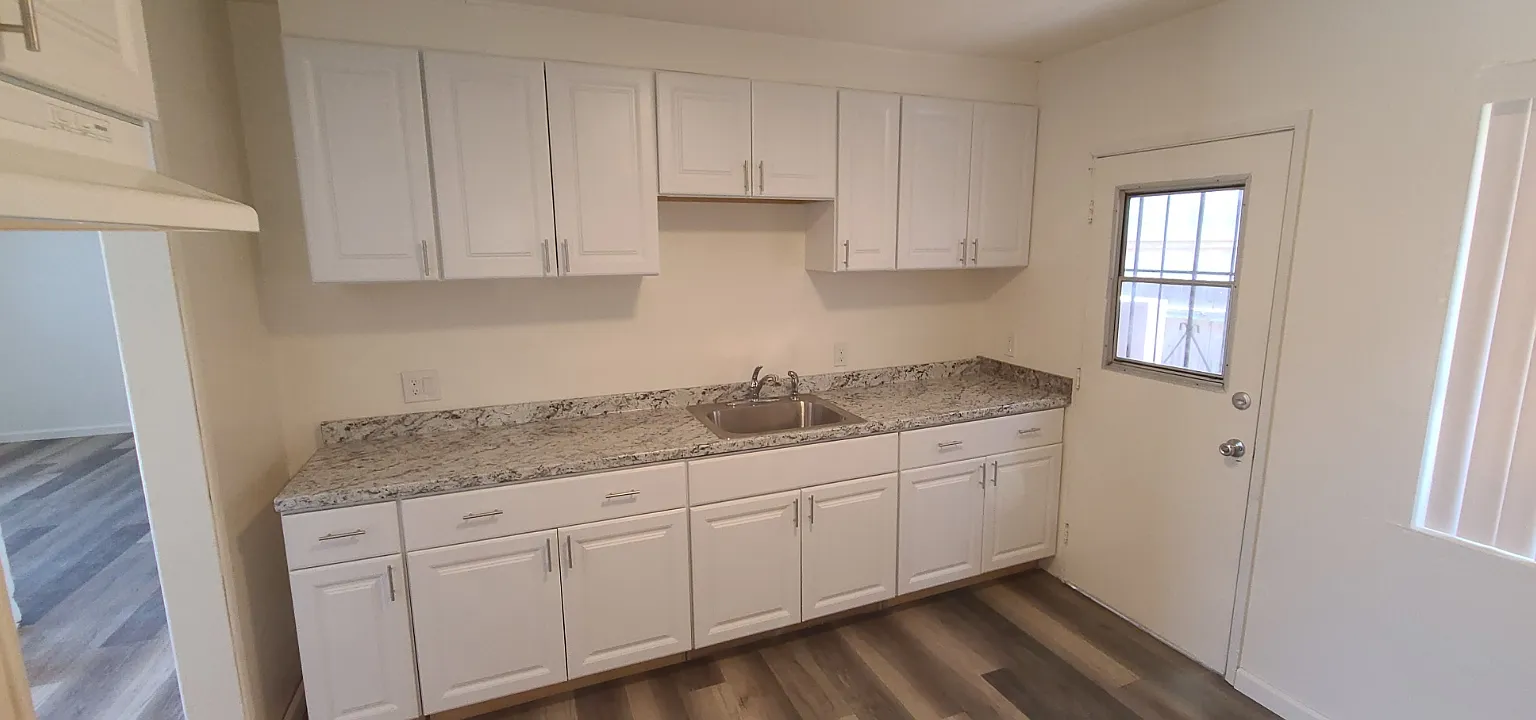 2 bed, 725 sqft, $2,000 — Photo 3