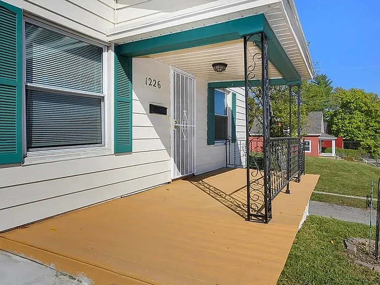 1126 Fremont Ave — Photo 7