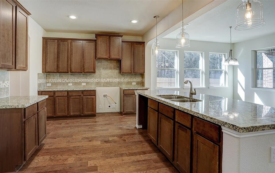 1st image of 115 Brighton Woods Ct