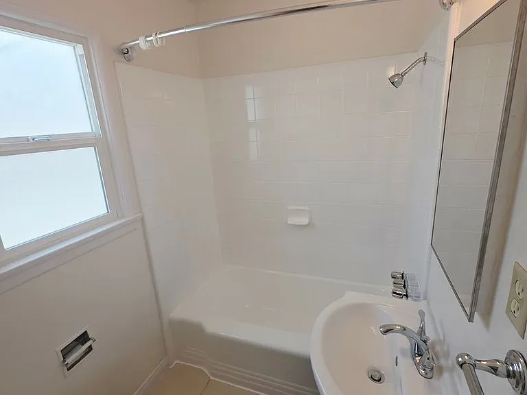 1123 Linden Ave. — Photo 8