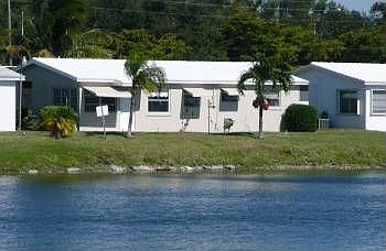 4th image of 2442 Carlyle Ln