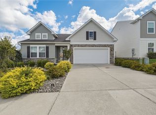 1040 Colonial Dr, Uniontown, PA 15401