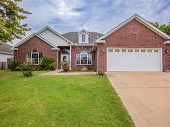 605 Maci Ct, Siloam Springs, AR 72761