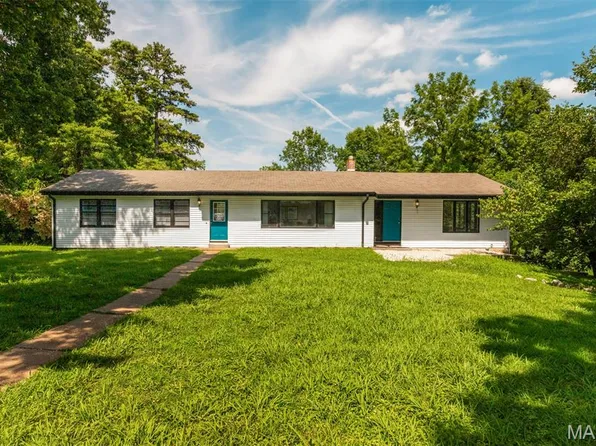 13024 Lakeridge Dr, Saint Louis, MO 63138