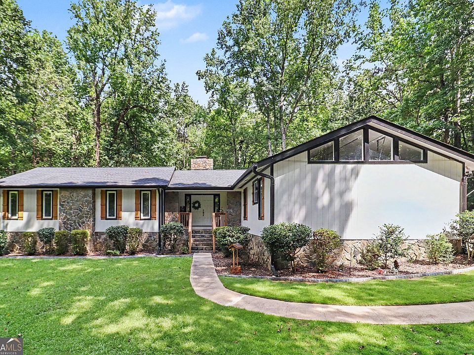 1st image of 102 McKinley Cir