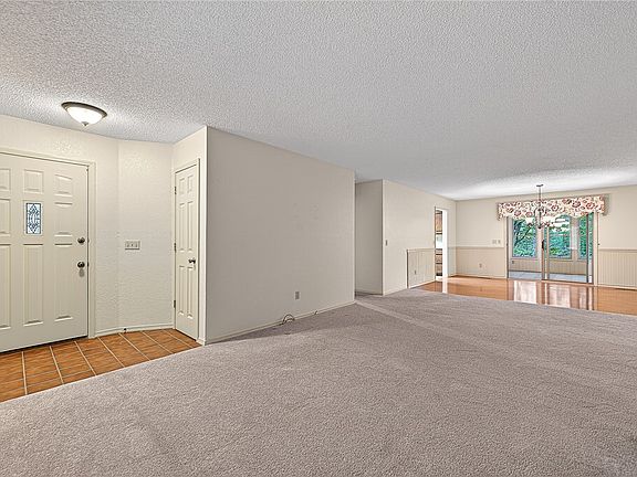 2nd image of 110 Salen Ln