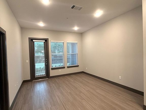 5th image of 400 W 5th St #1-115