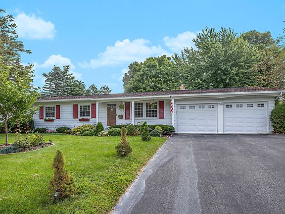2nd image of 745 Knollwood Dr