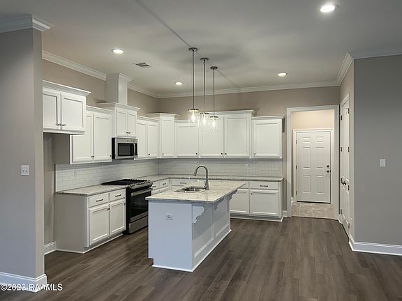 4th image of 104 Grenadine Dr