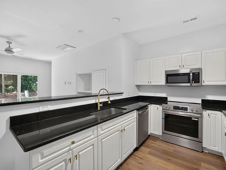 993 Downey Branch Ln — Photo 9
