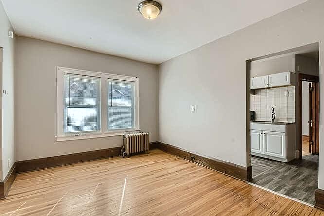 1st image of 3044 Pleasant Ave #203