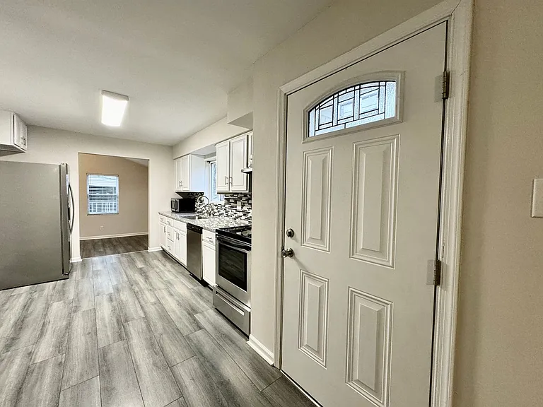 517 Aragona Blvd — Photo 4
