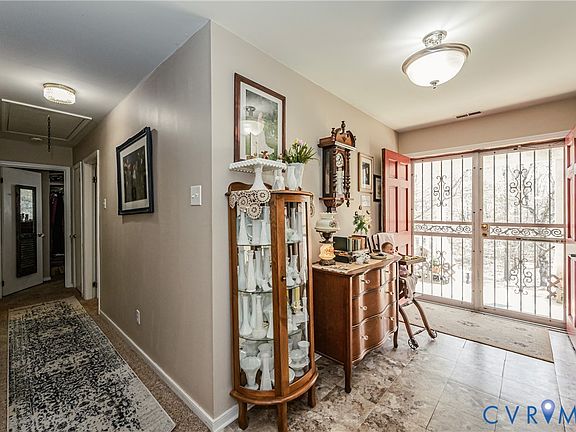 5th image of 8225 Old Roxbury Rd