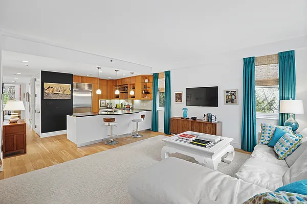 331 East 8th Street #2