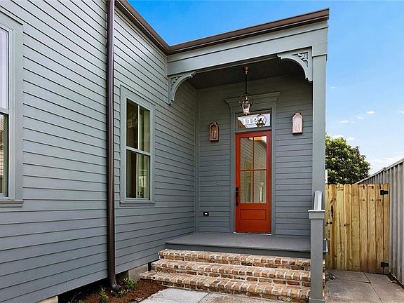 4th image of 1127 Leonidas St
