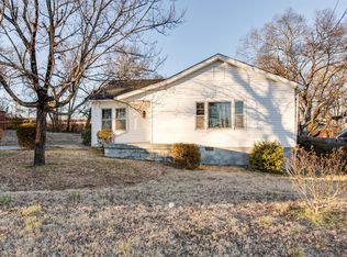 621 E Market St, Lebanon, TN 37087
