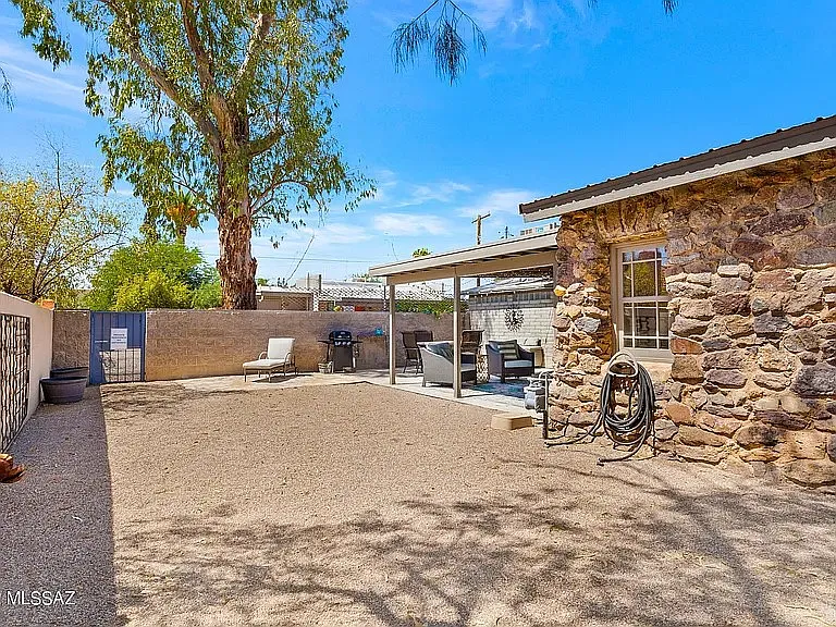 1200 E Edison St — Photo 22