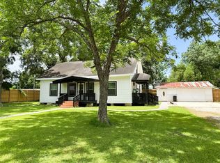 620 1st St, Winnie, TX 77665