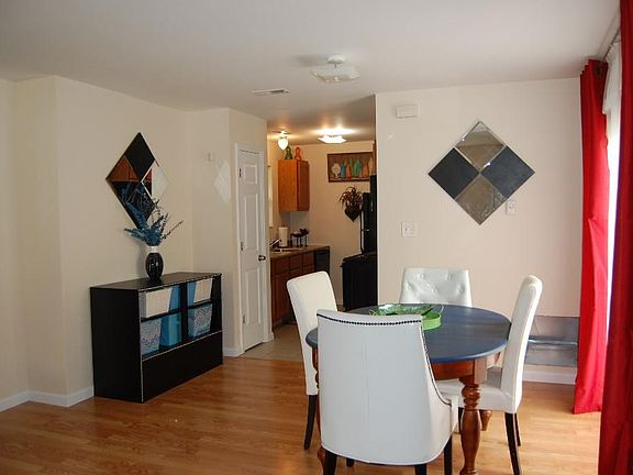 5th image of 9212 Leenora Ave