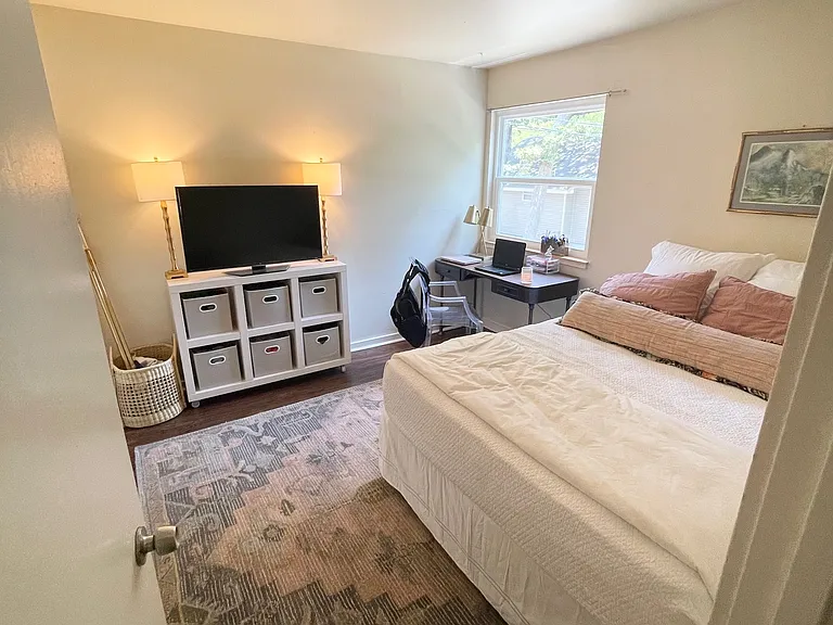 3619 W Markham St #12 — Photo 9