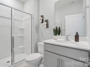 5 bed, 2460 sqft, $2,800 — Photo 4