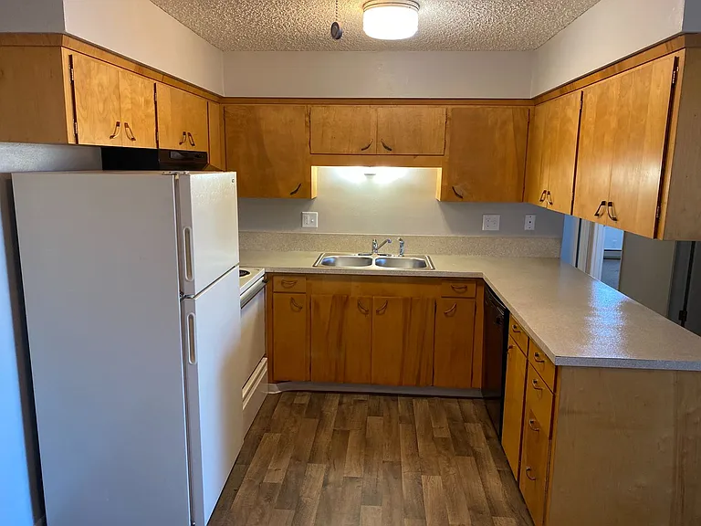 401 S Holly St — Photo 34