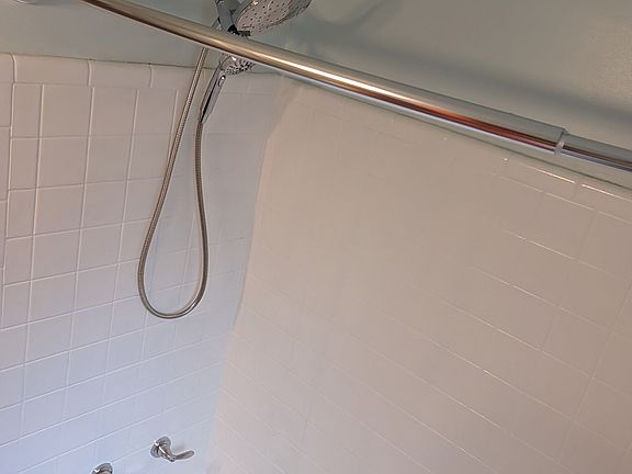 4th image of 50 Erlanger Rd