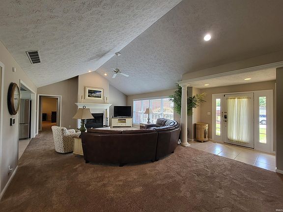 5th image of 6041 Flagstone Dr