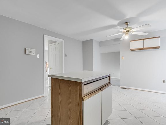 3rd image of 5308 Woodland Blvd