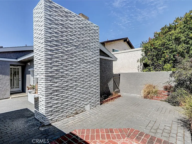644 14th St — Photo 32