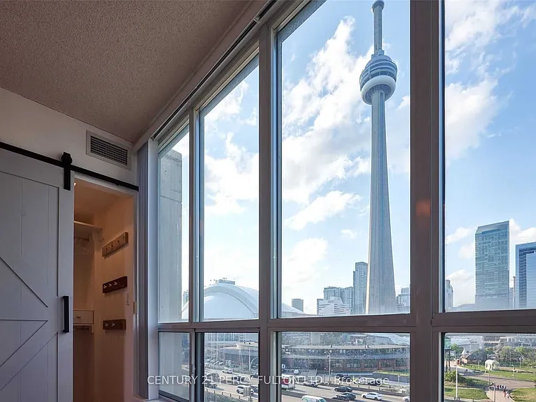 230 Queens Quay W #1016 — Photo 21
